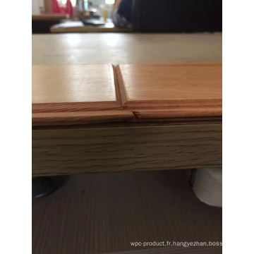 Plancher de bois d&#39;intérieur en cèdre rouge à l&#39;huile UV